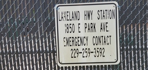 [Sign, Lakeland Hwy Station, 1850 E. Park Ave., 15:18:06, 30.8608590, -83.2552380]