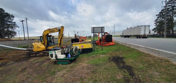 Bypass pump and Valdosta, A City Without Limits sign on US 84, 2023:02:28 09:15:27, 30.8433993, -83.2446536