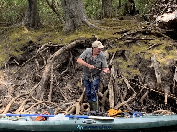 [Phil Royce roping at Duck and Float Under --Shirley Kokidko 12:11:28]