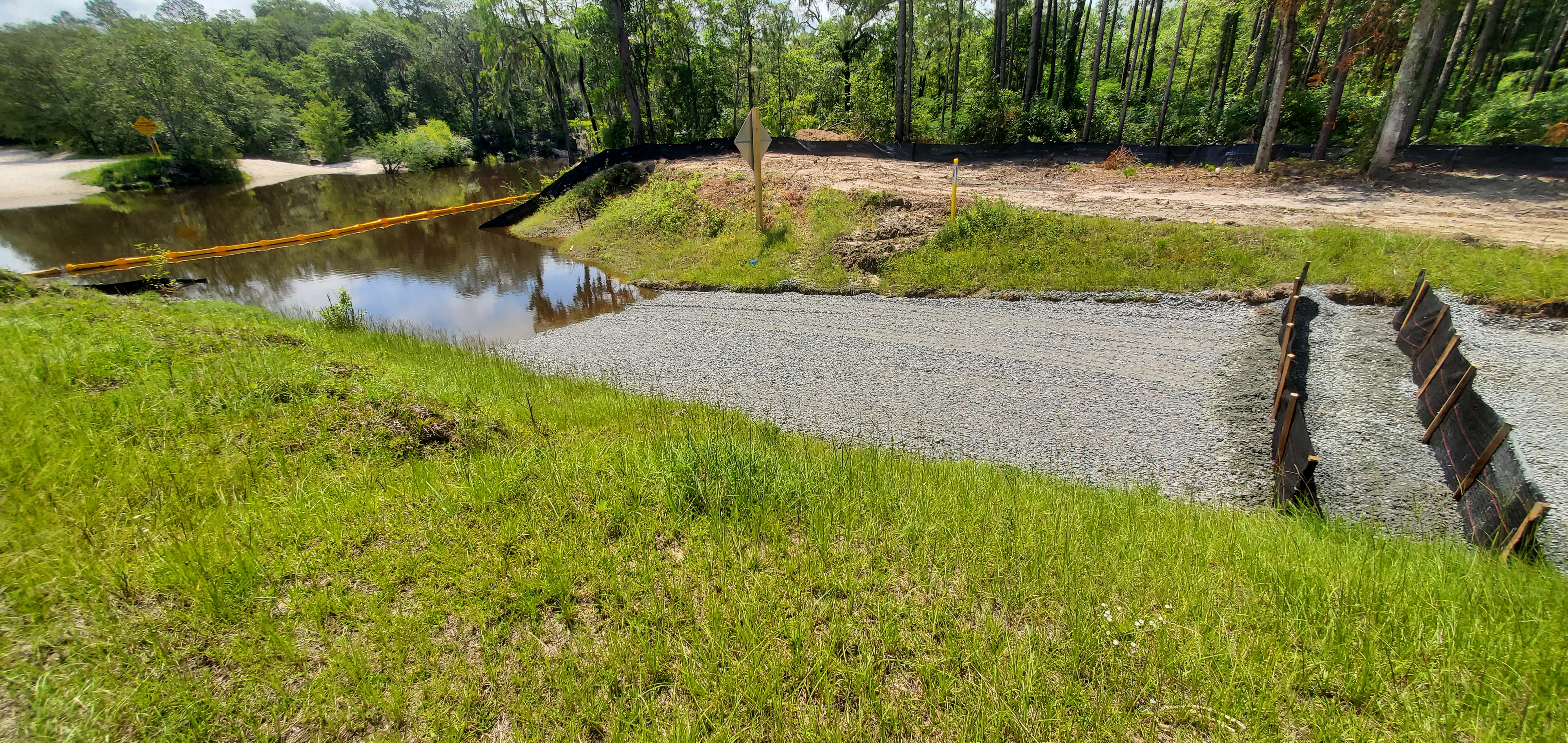 Turbidity curtain and more silt fences 2023-06-20