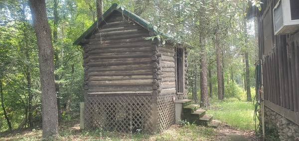 [Outhouse, 13:07:35, 30.5454045, -83.2505512]