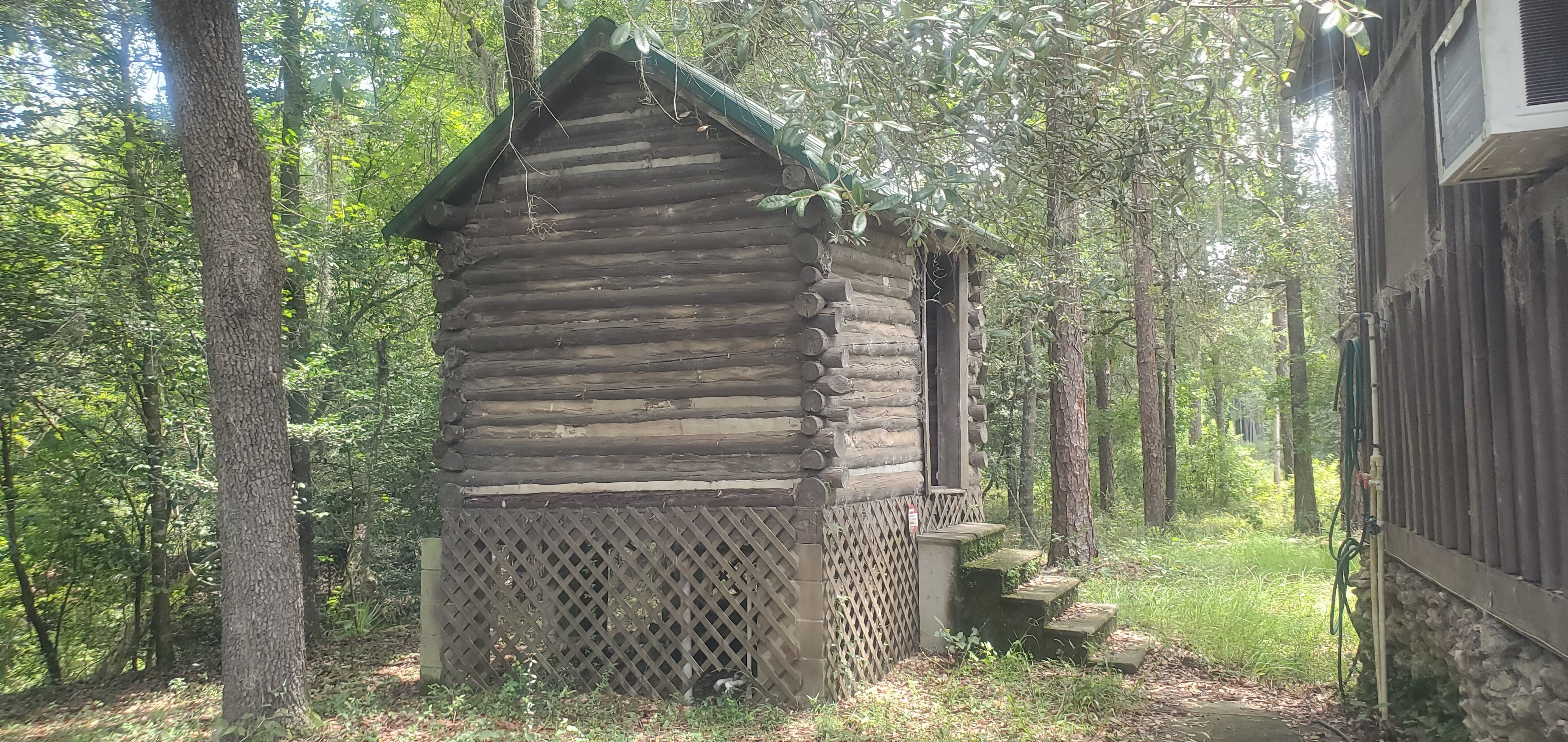 Outhouse, 13:07:35, 30.5454045, -83.2505512