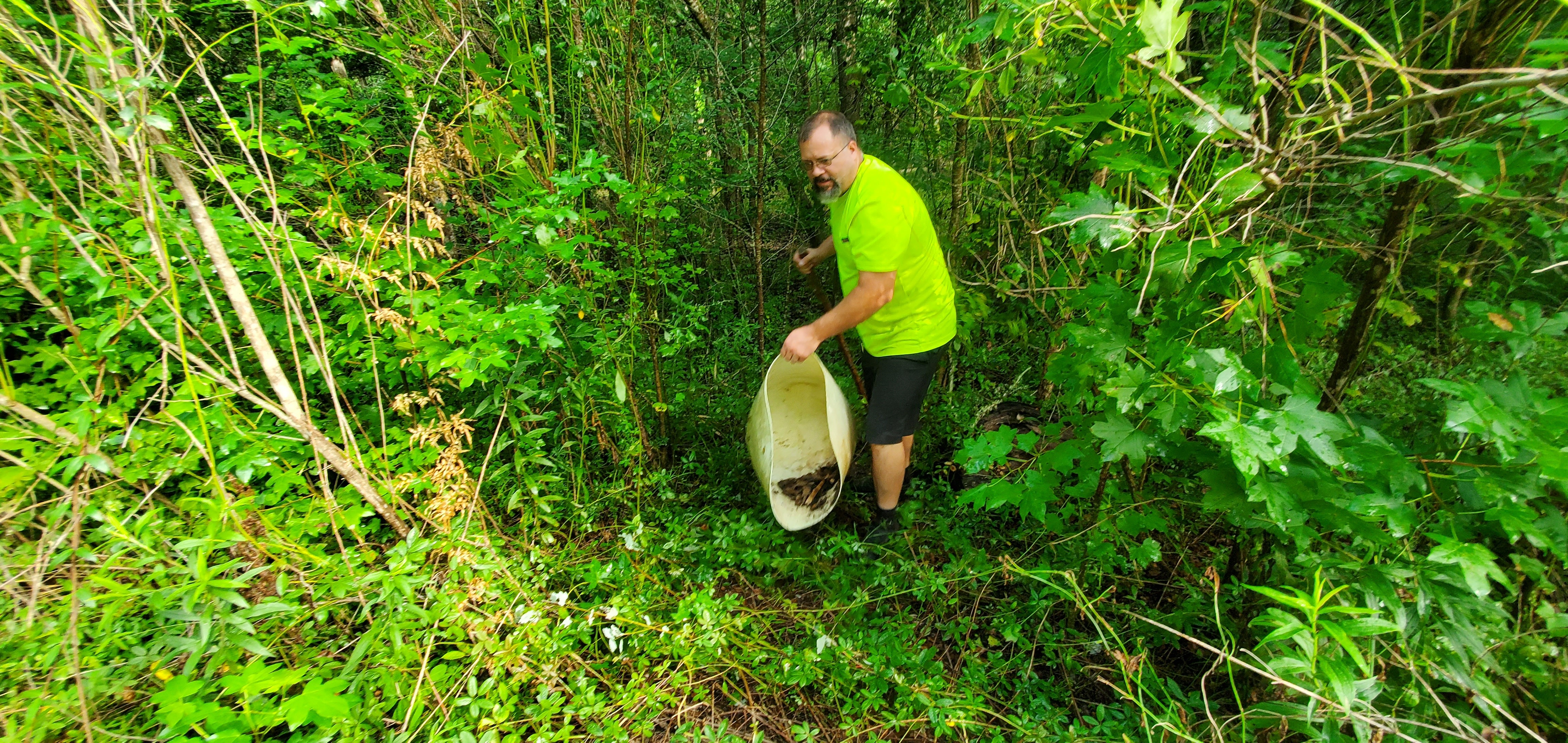 Bucket of deer bones, 09:31:16, 30.8625123, -83.3203583