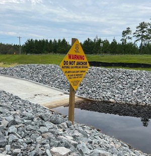 [Pipeline sign, Lakeland Boat Ramp, Alapaha River @ GA 122 2023-09-07]