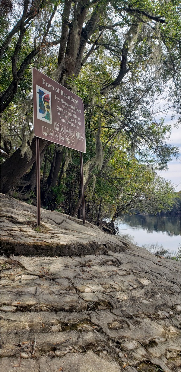 [Ivey Boat Ramp, Branford, Suwannee River 2023-10-19]