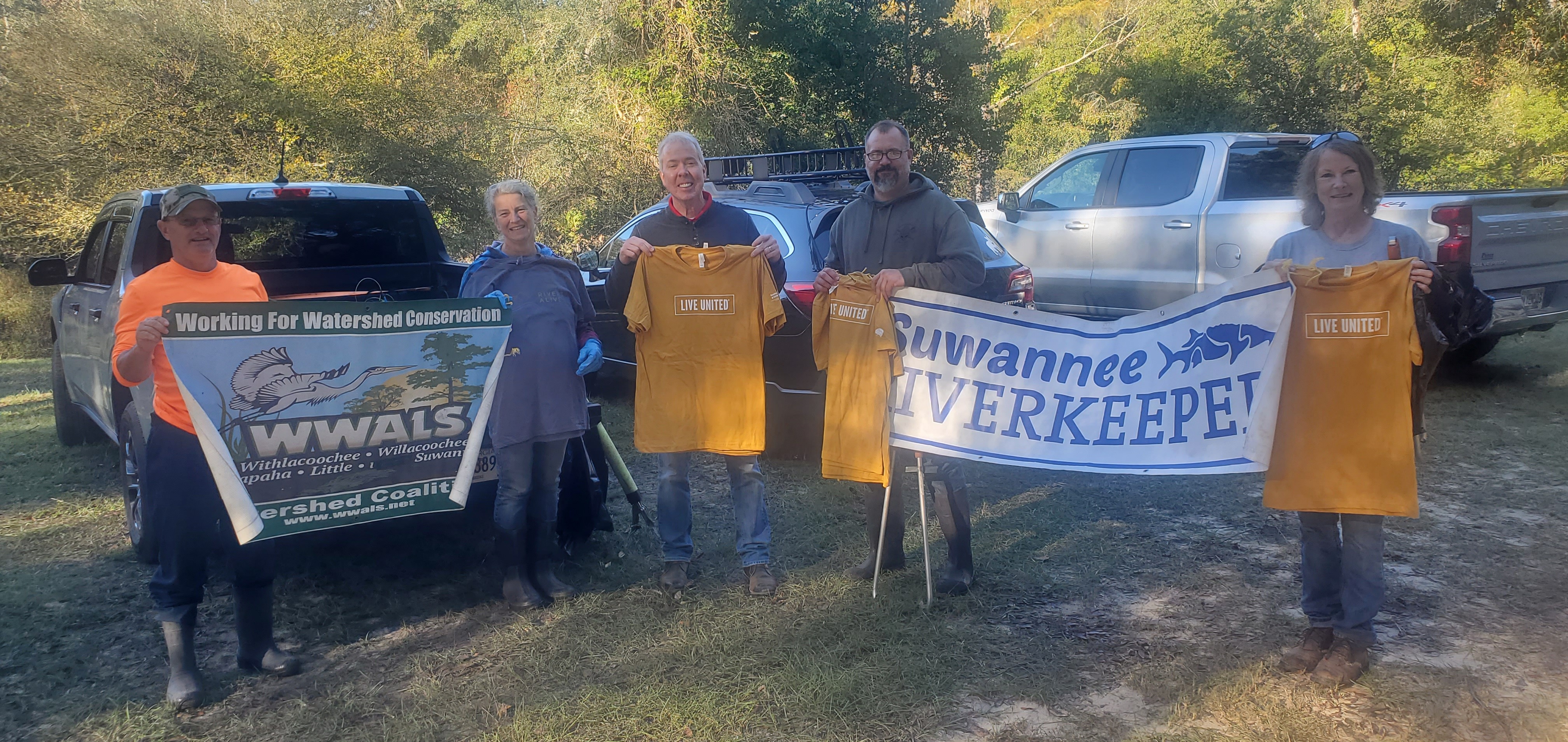 Valdosta United Way shirts, Valdosta Mayor Scott James Matheson, WWALS and Suwannee Riverkeeper banners