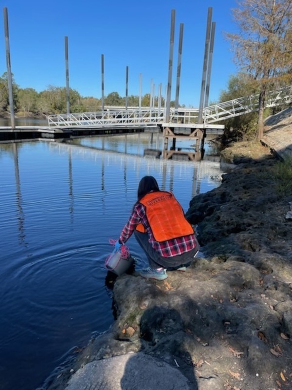 [Bucket, Ivey Memorial Park Ramp, Suwannee River @ US 27 2023-11-03]