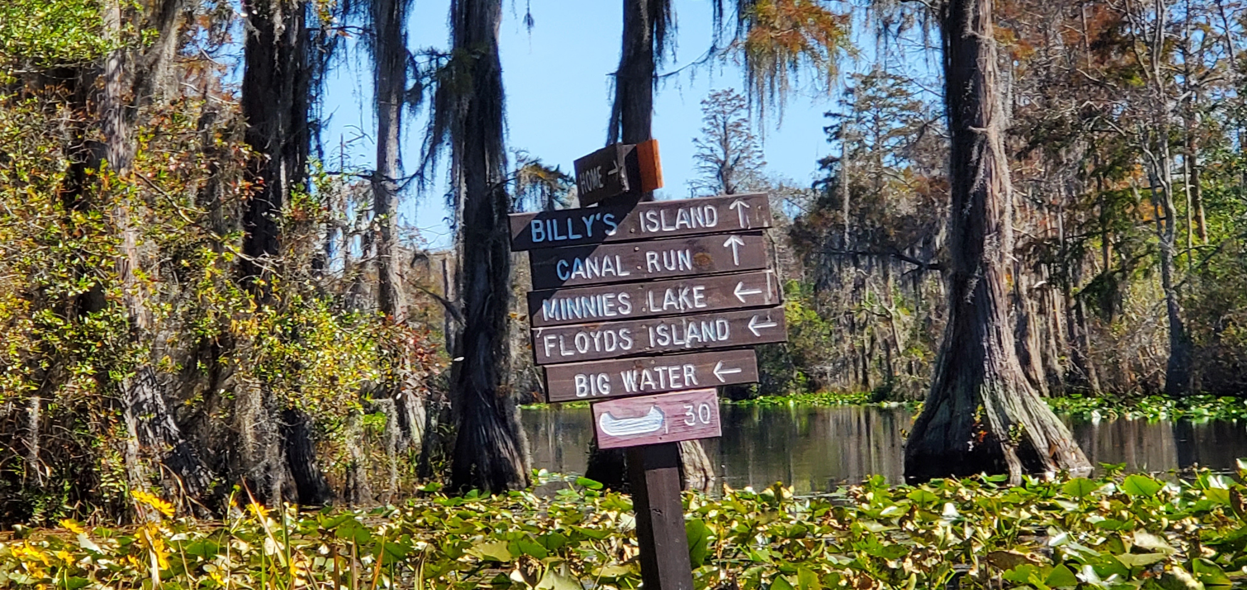 Signpost at Middle and East Forks, Suwannee River, 12:51:33, 30.8348925, -82.3431213