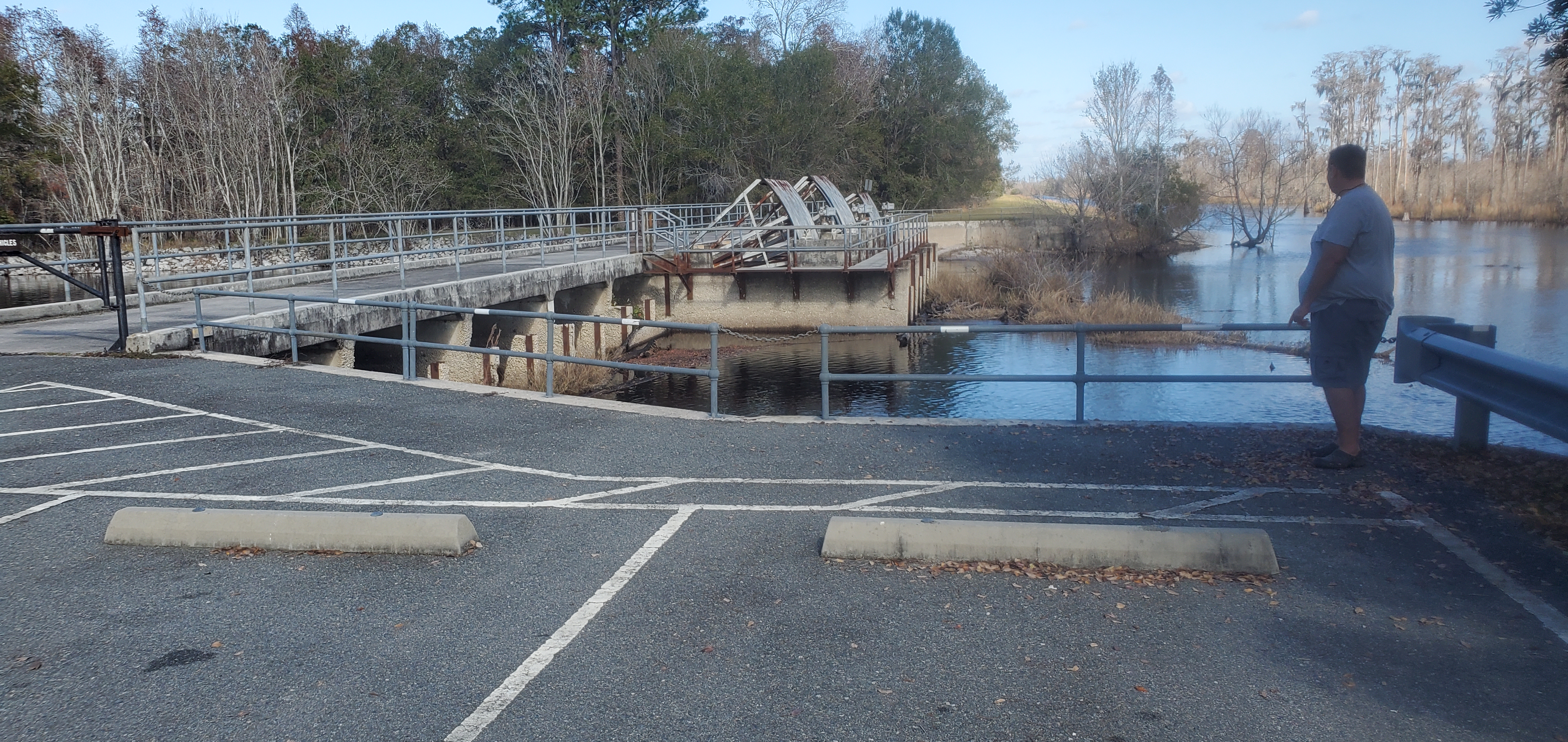 First gate, Suwannee River Sill, 2023:12:09 12:41:07, 30.8033510, -82.4177690