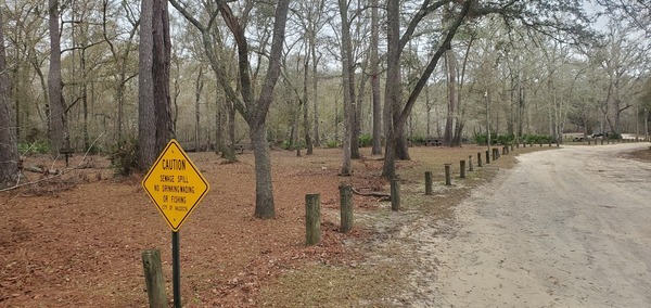 [Sewage spill sign, 08:44:11, 30.8866932, -83.3231449]