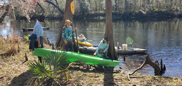 Merrillee directing boat put-in, 11:58:42, 29.8337444, -82.6743713