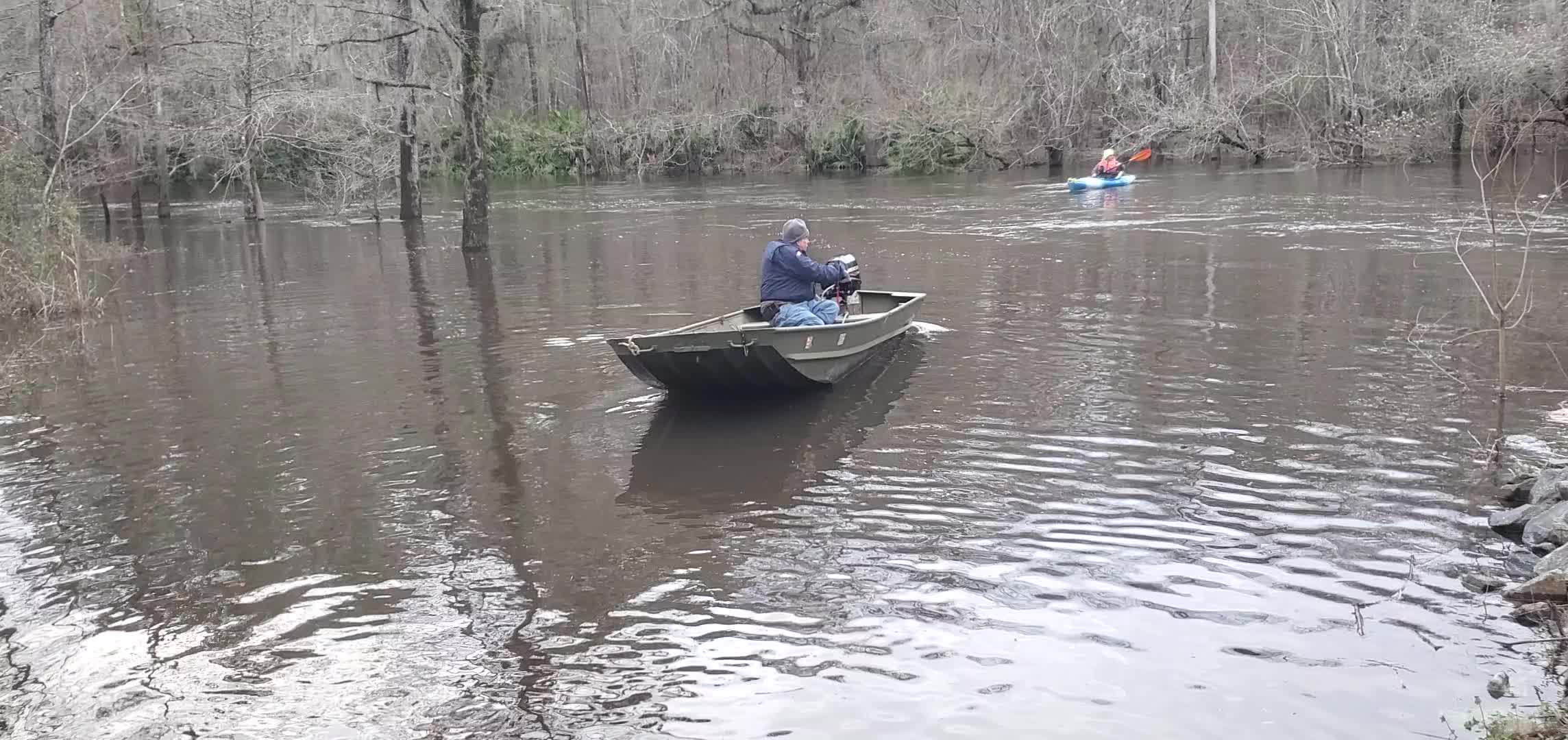 Movie: The 9.9hp outboard will push the jon boat upstream, 17:33:18, 30.8514570, -83.3473250 (128M)