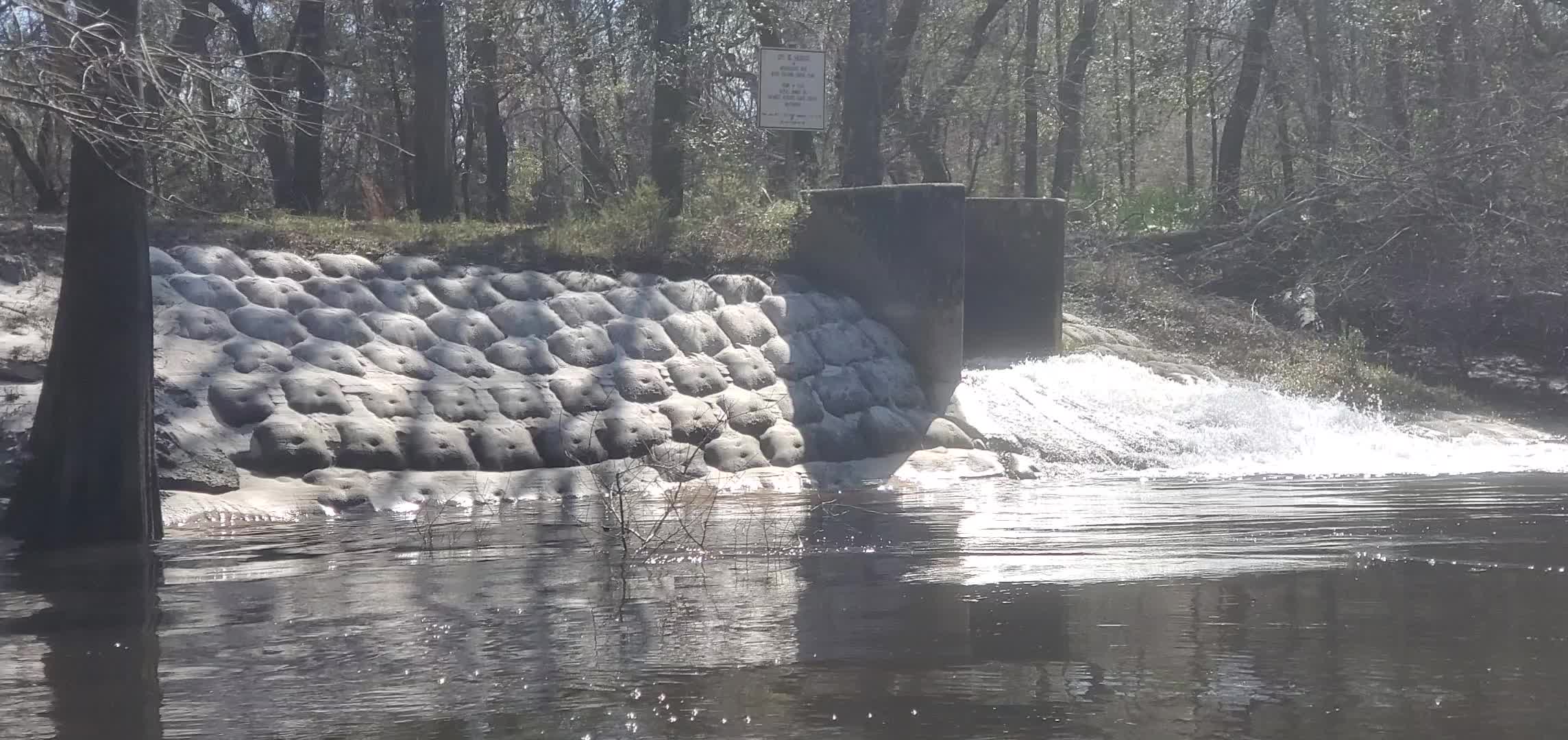 Movie: 100-million-dollar waterfall: outfall of Valdosta WWTP, 14:44:53, 30.8361563, -83.3590838 (69M)