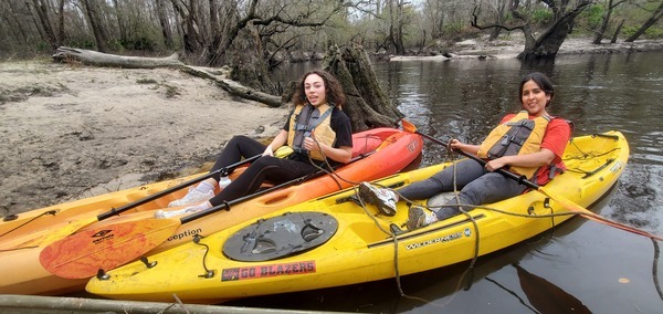 [Paddlers wanting to try a tow upstream, 14:17:44, 30.8469229, -83.3474011]