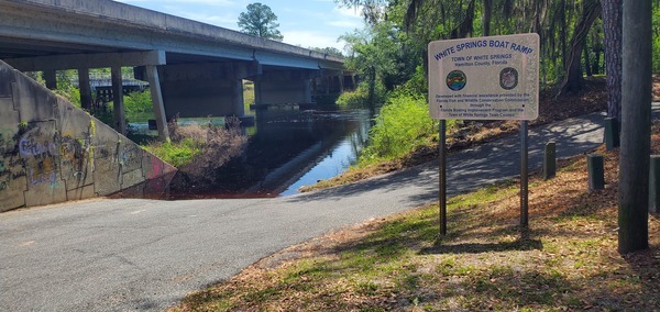 [White Springs Boat Ramp, 12:00:27, 30.3258252, -82.7391904]