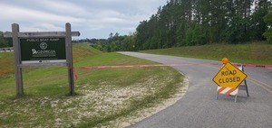 [Road closed, State Line Boat Ramp, Withlacoochee River, 2024-04-16, 14:33:05, 30.6379029, -83.3112133]