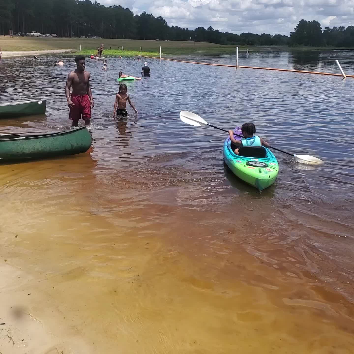 Movie: Another child kayaker, 13:07:24