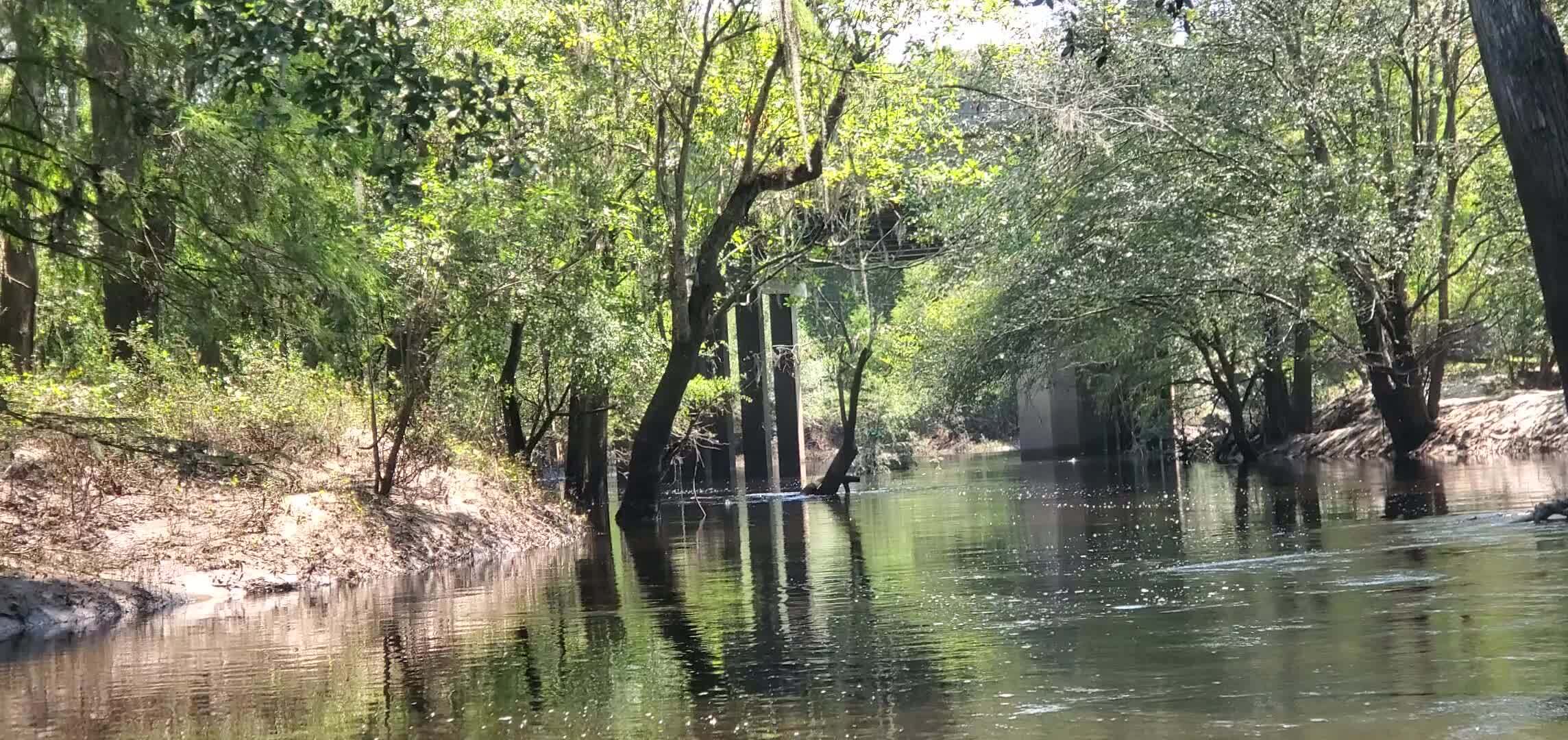 Movie: I-75 Withlacoochee River Bridge, 11:39:16, 30.8543735, -83.3359243 (31M)