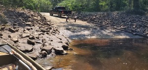 [Trailer coming down Troupville Boat Ramp, 12:27:22, 30.8516123, -83.3476685]