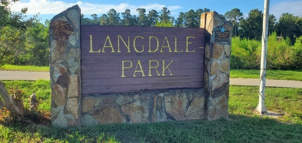 [Langdale Park entrance sign, 08:54:46, 30.8872828, -83.3150464]