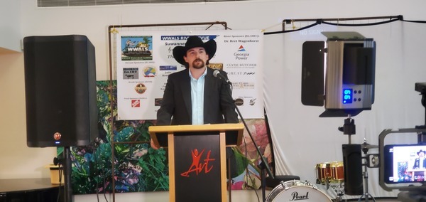 [Speaker Chris Adams at WWALS River Revue 2023-09-22]