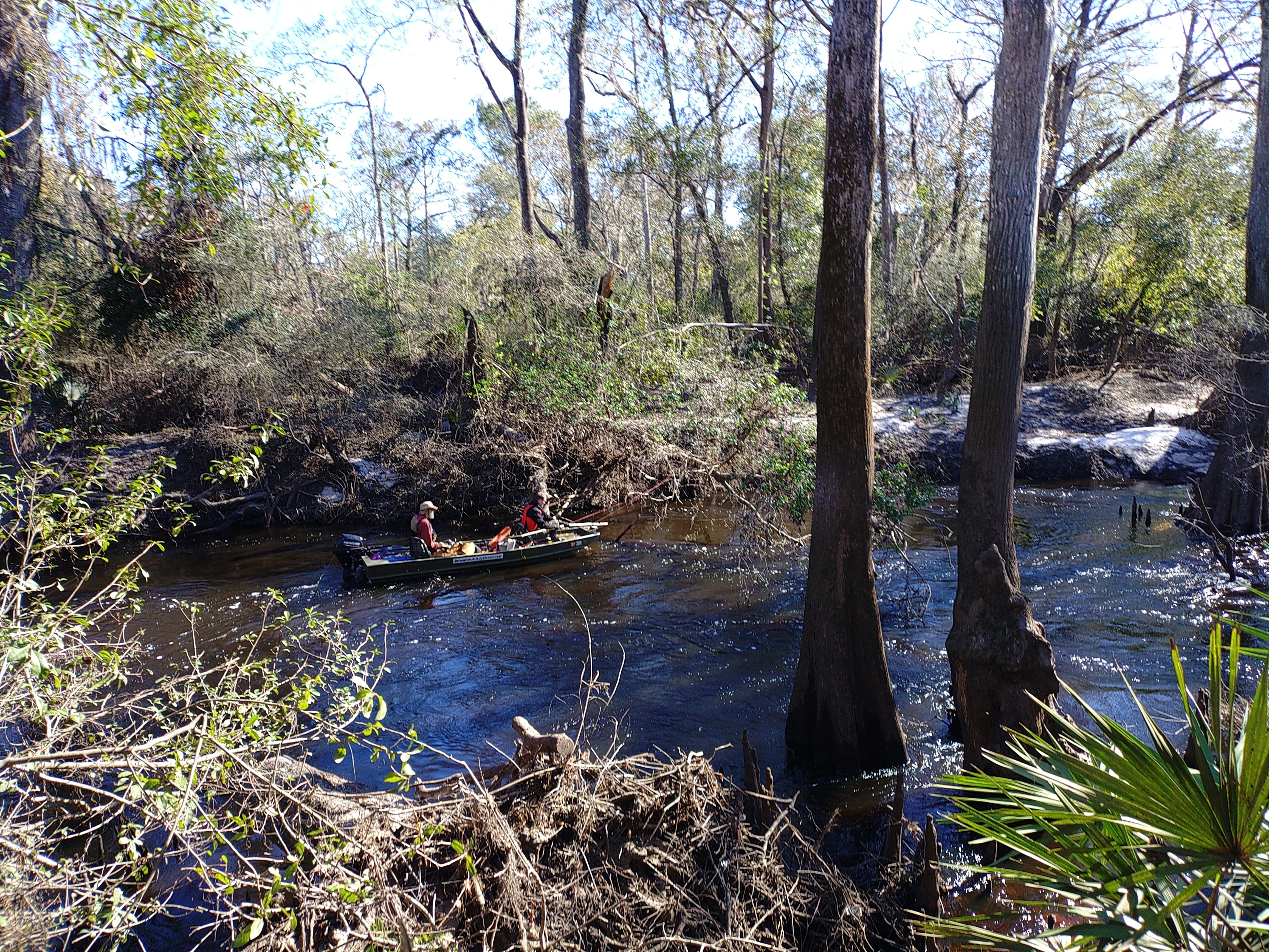 Gee maneuvering with bow rope --Phil Royce, 10:39:37, 30.8447282, -83.34745