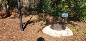 [Path left from the Manhole sign to Sugar Creek, 2024-12-12, 13:50:21, 30.8609950, -83.3183474]