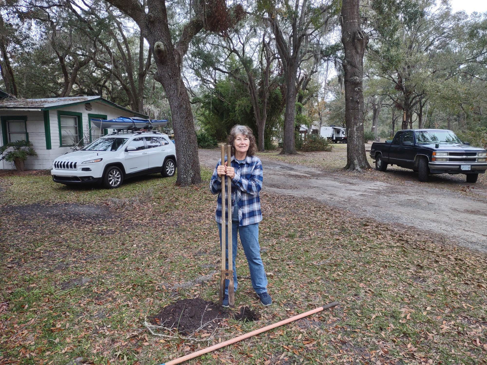 Linda Tindall digging --Richard Fowler