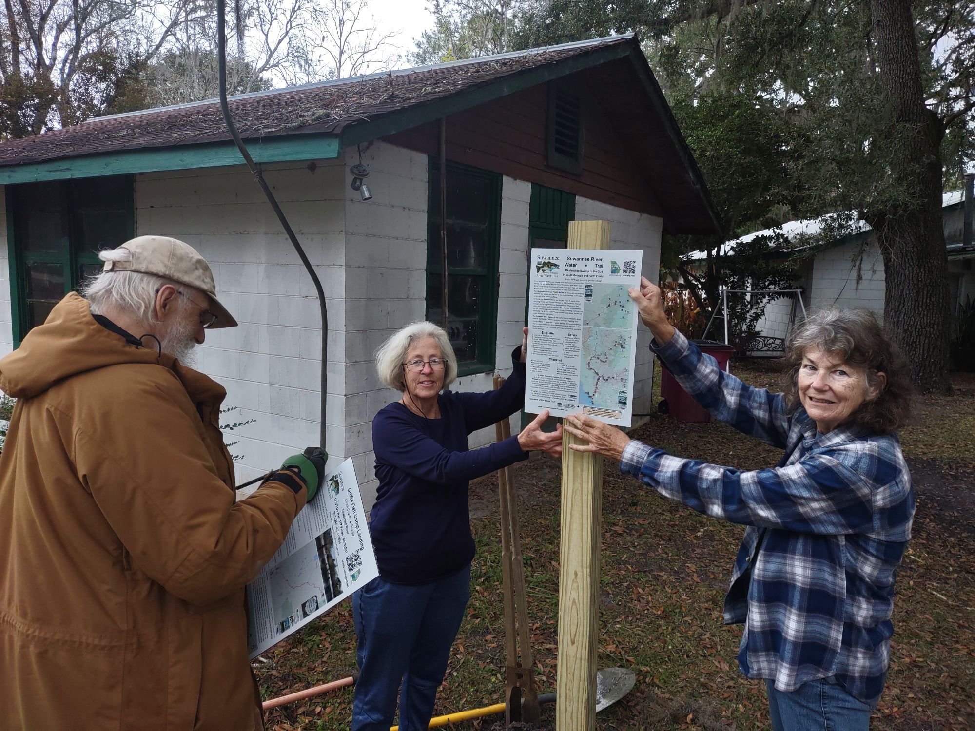 Shirley and Linda with the top sign --Richard Fowler