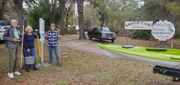 Richard Fowler, Shirley Kokidko, Linda Tindall, raffle kayak, Griffis Fish Camp