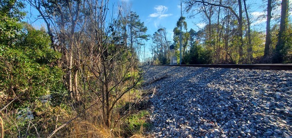 [Railroad signal from sewer break, 2025:01:07 15:26:13, 30.8537951, -83.3152965]