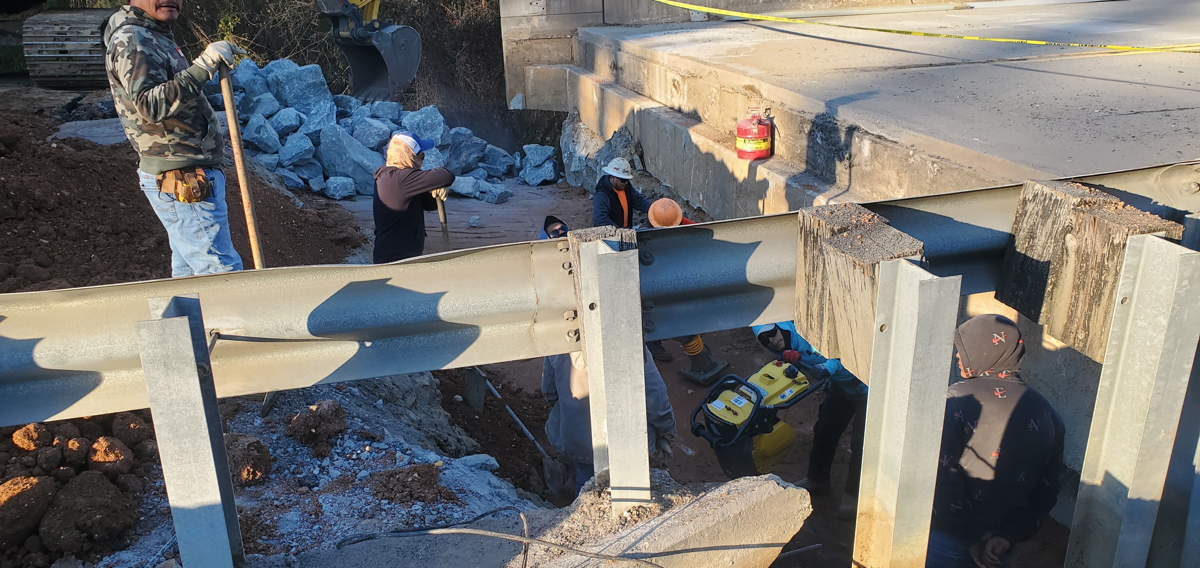 Bridge workers, Sugar Creek @ Gornto Road 2025-01-09