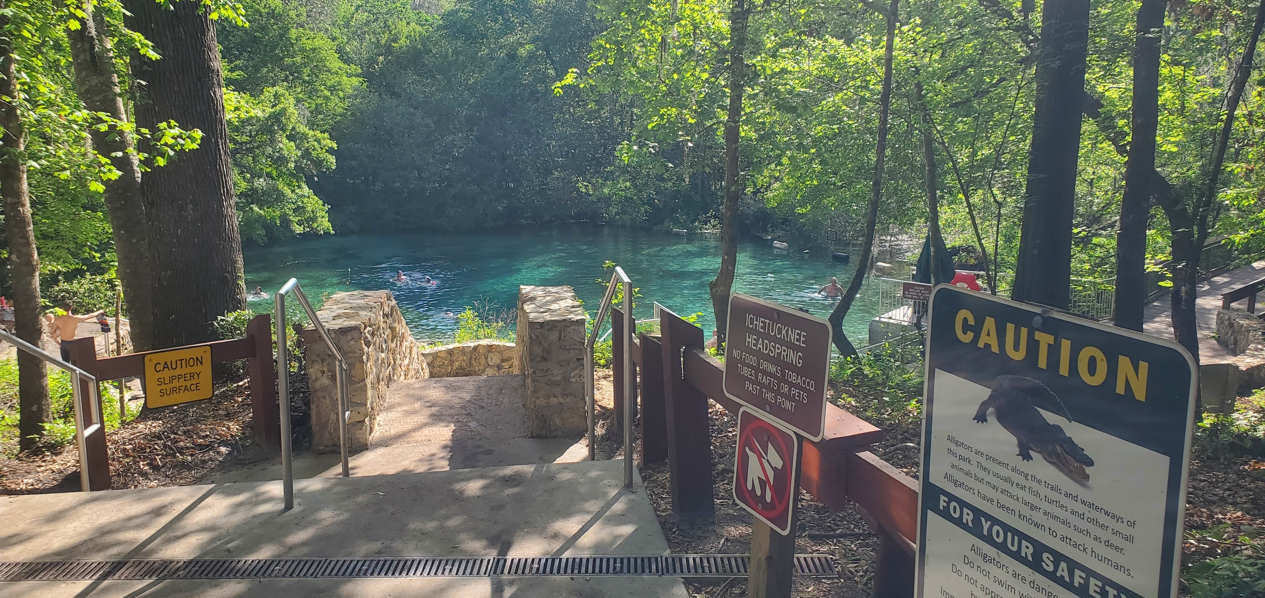 Ichetucknee Headspring with sign, 10:10:07, 29.9840903, -82.7615555