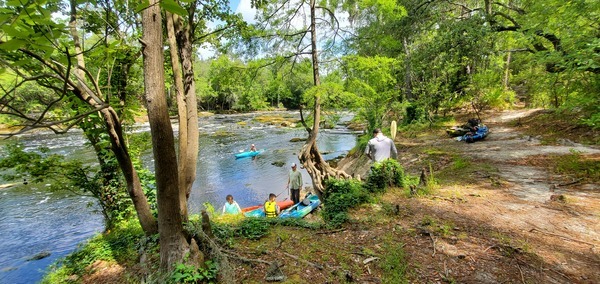 [Context, portage put in just below Big Shoals, 2023-05-20, 11:11:26, 30.3396910, -82.6828381]