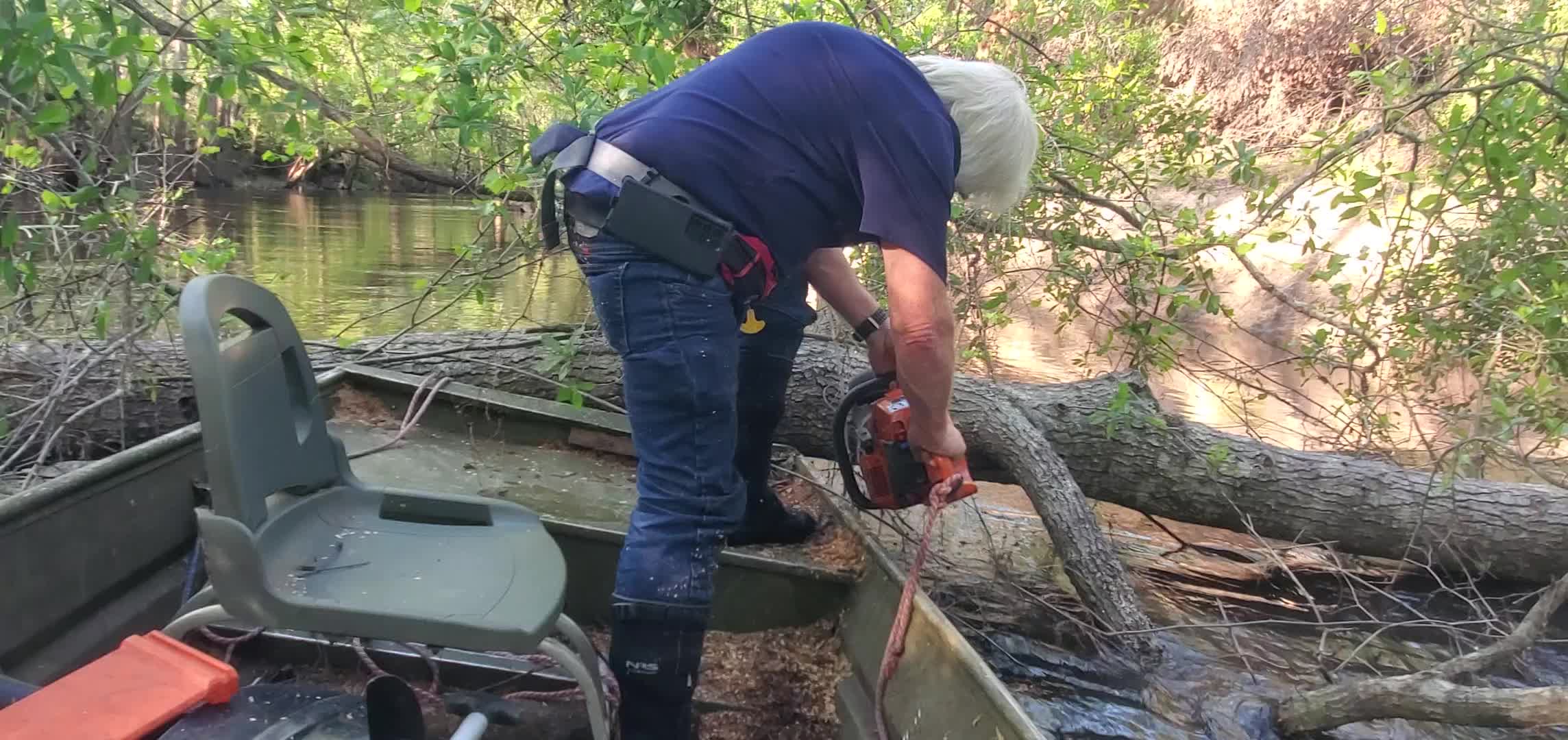 Movie: Sawing oak deadfall, 17:45:47, 30.8467789, -83.3437273