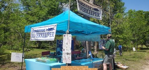 [Shirley Kokidko at WWALS Booth, 2025-04-12, A Day in the Woods, GFEC --jsq for WWALS]