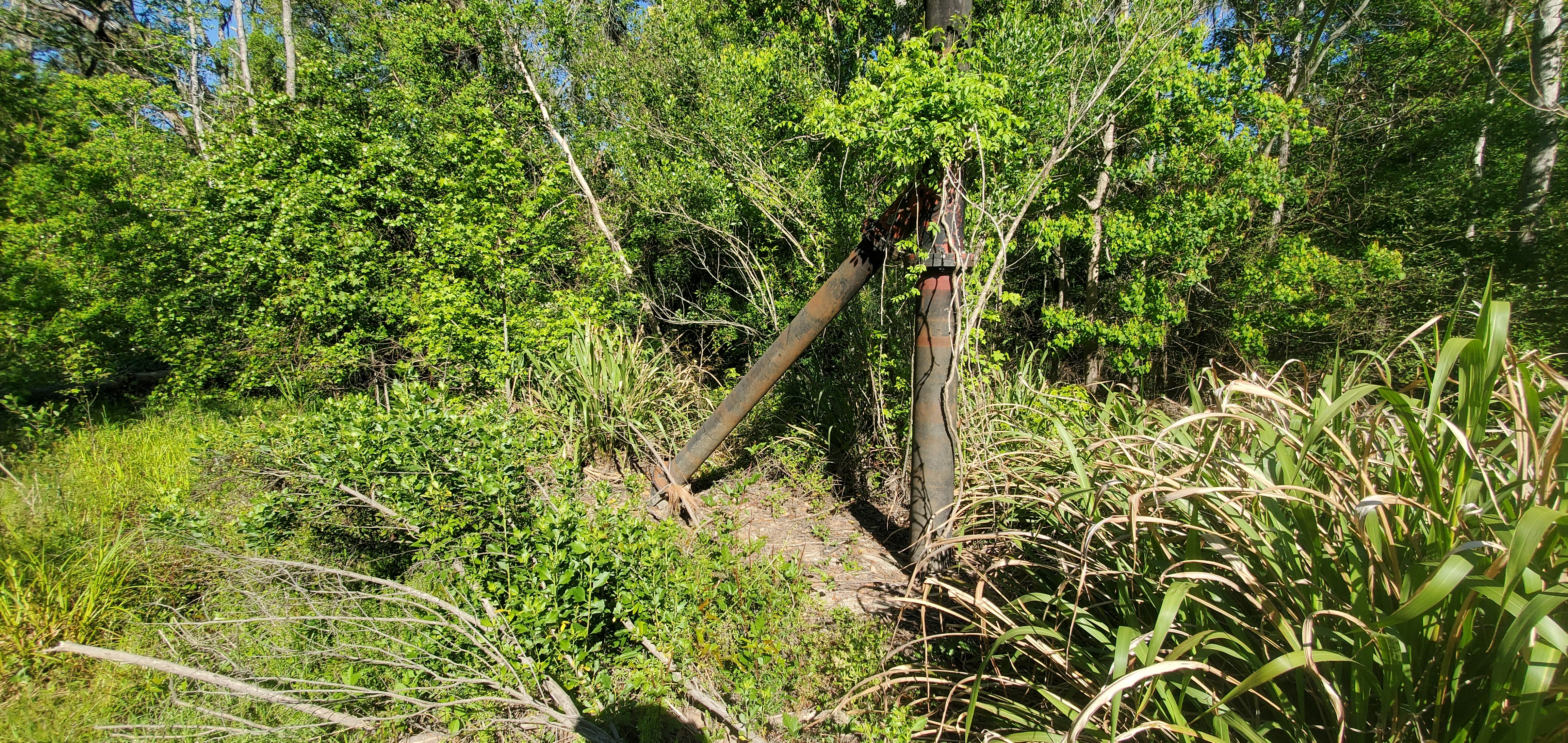 More old sewer equipment, 10:05:50, 30.8628009, -83.3201296