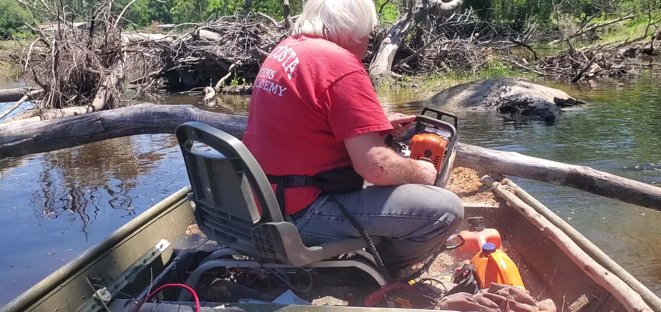 Movie: Sawing Sugar Creek logjam, 12:55:45, 30.8634374, -83.3192978 (53M)