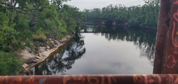 [Upstream to CSX Railroad Bridge, 2025:04:22 10:03:37, 30.3848346, -83.1746295]