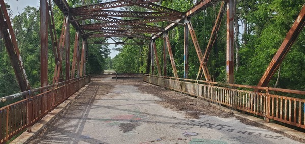 [Suwannee County (south) end of Hillman Bridge, 2025:04:22 10:05:21, 30.3846382, -83.1746565]
