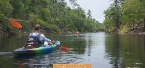 [Many paddlers, Suwannee River --jsq for WWALS, 2025-05-31, 13:02:30, 30.3218767, -82.7182798]