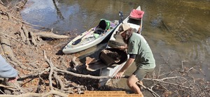 [Will with TV parts in the traffic cone, 2025:11:22 13:34:10, 30.6954746, -83.4449501 --jsq for WWALS]