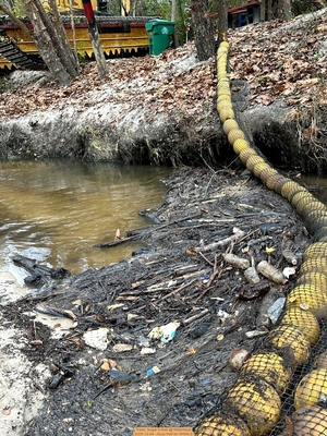 [Trash, Sugar Creek @ WaterGoat 2025-12-04 --Suzy Hall for WWALS]