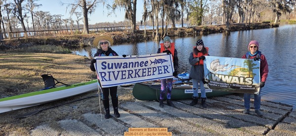 [Banners at Banks Lake, 2026-01-01 --jsq for WWALS]