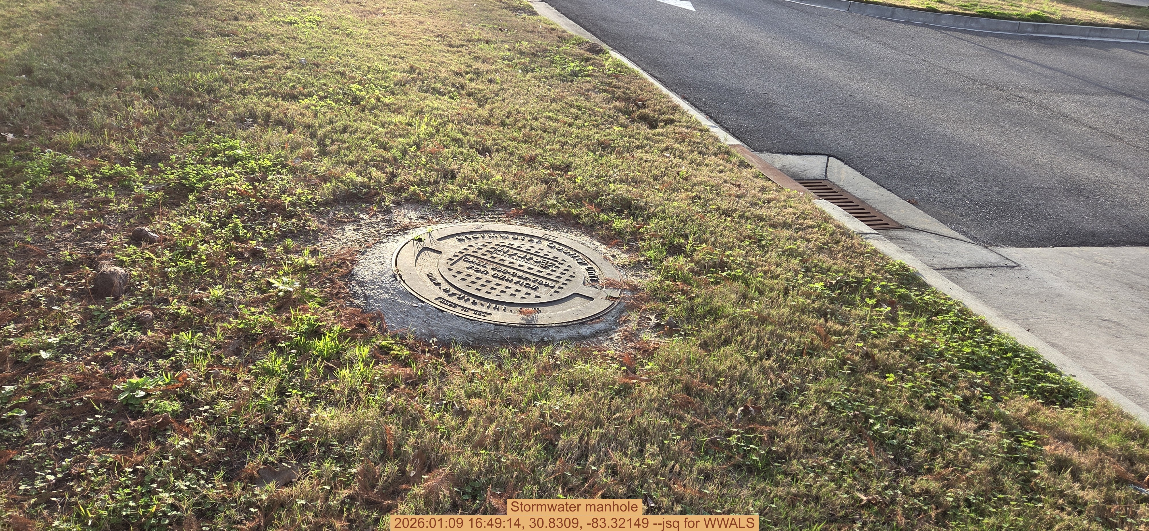 Stormwater manhole, 2026:01:09 16:49:14, 30.8309, -83.32149 --jsq for WWALS