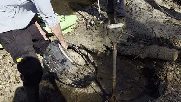 Movie: David Savage dug up a tire, 2026:02:14 13:56:03, 30.8634197, -83.3192725 (53M)