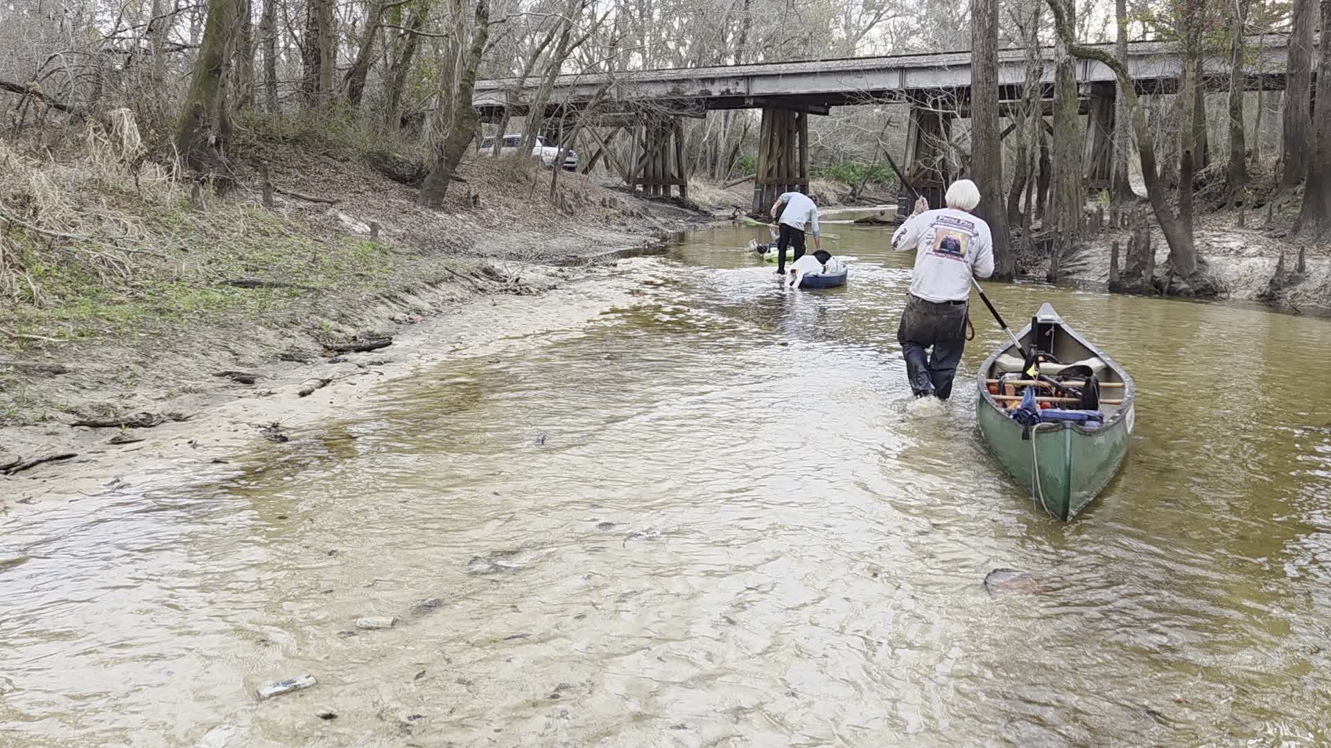 Movie: Walking the boats to the trestle, 2026:02:14 17:09:04, 30.8690845, -83.3136320 (10M)