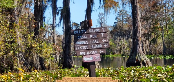 Signpost at Middle and East Forks, Suwannee River, 2023-11-05, 12:51:33, 30.8348925, -82.3431213 --jsq for WWALS