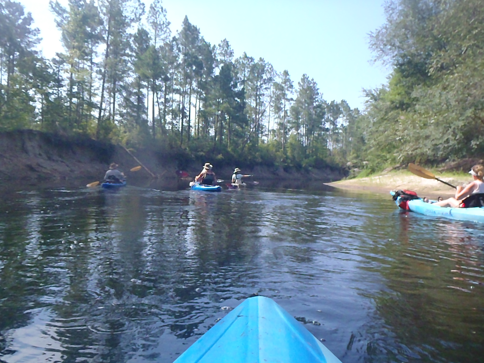 Pogo's nose, right bank, with five paddlers --GQ C1, 09:45:07, 31.0218258, -83.0336533