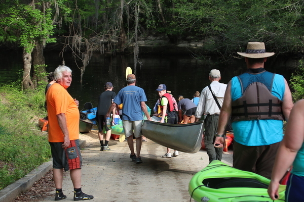 Phil supervising; Bret carrying